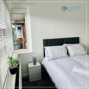Huge 4Bed Apartment with Free Parking Spot